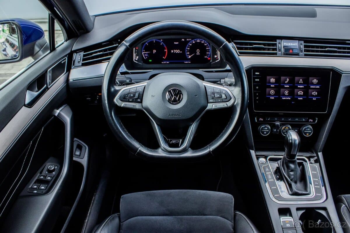 2019 Volkswagen PASSAT - 9