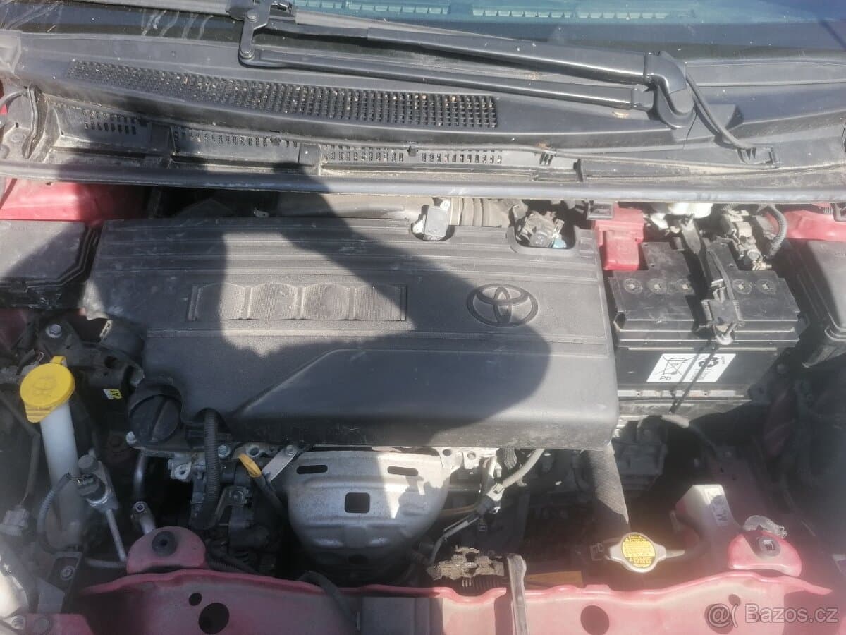 2012 Toyota YARIS - 9