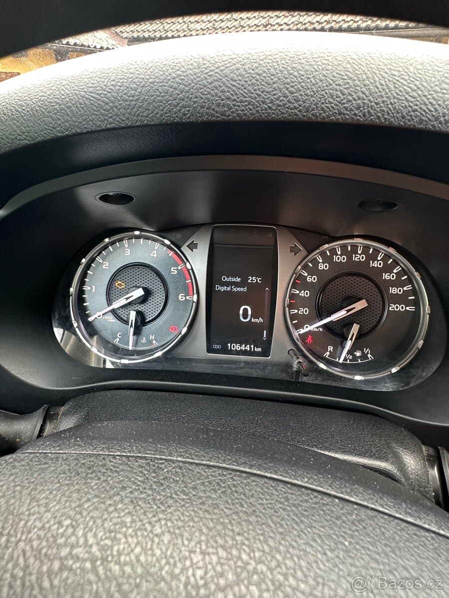 2021 Toyota HILUX - 9