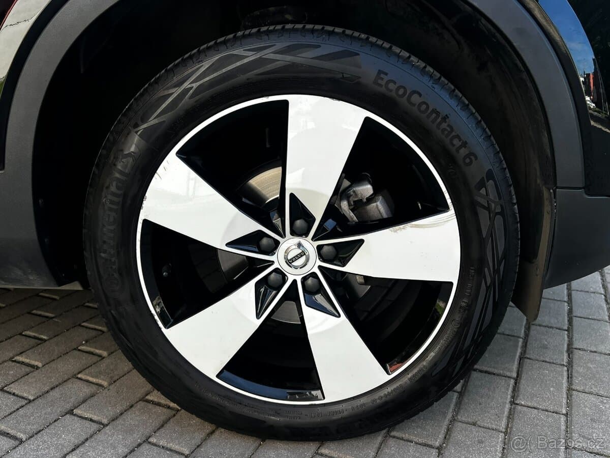 2021 Volvo XC40 - 9