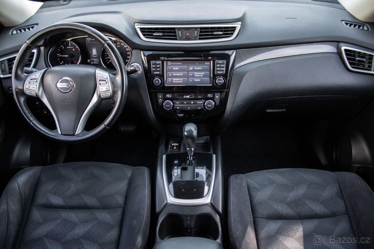 2015 Nissan X-TRAIL - 9