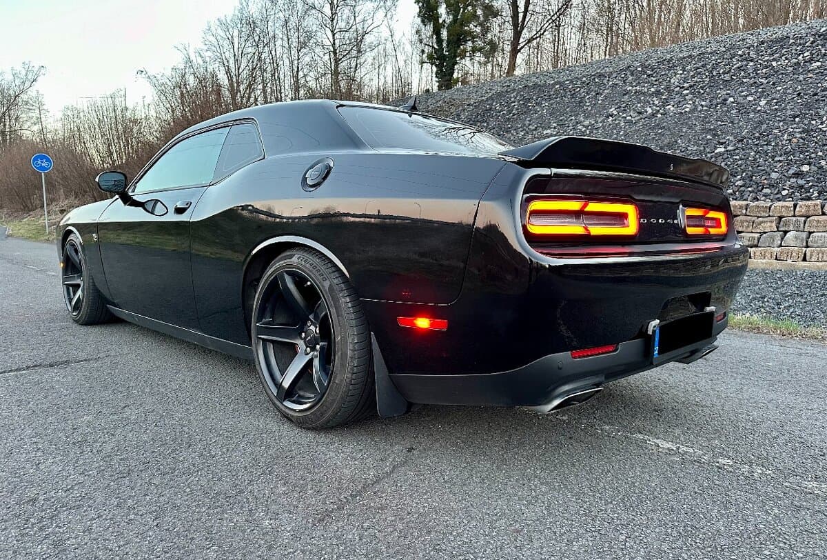 2015 Dodge CHALLENGER - 9