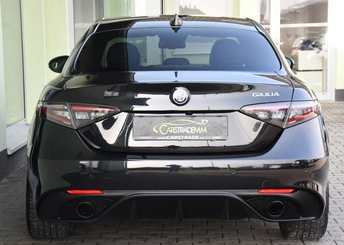 2023 Alfa Romeo GIULIA - 9