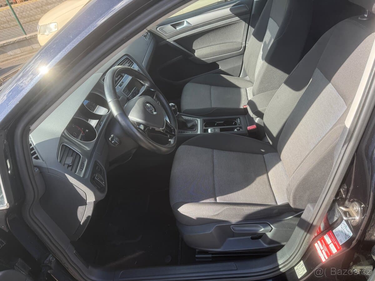 2013 Volkswagen GOLF - 9