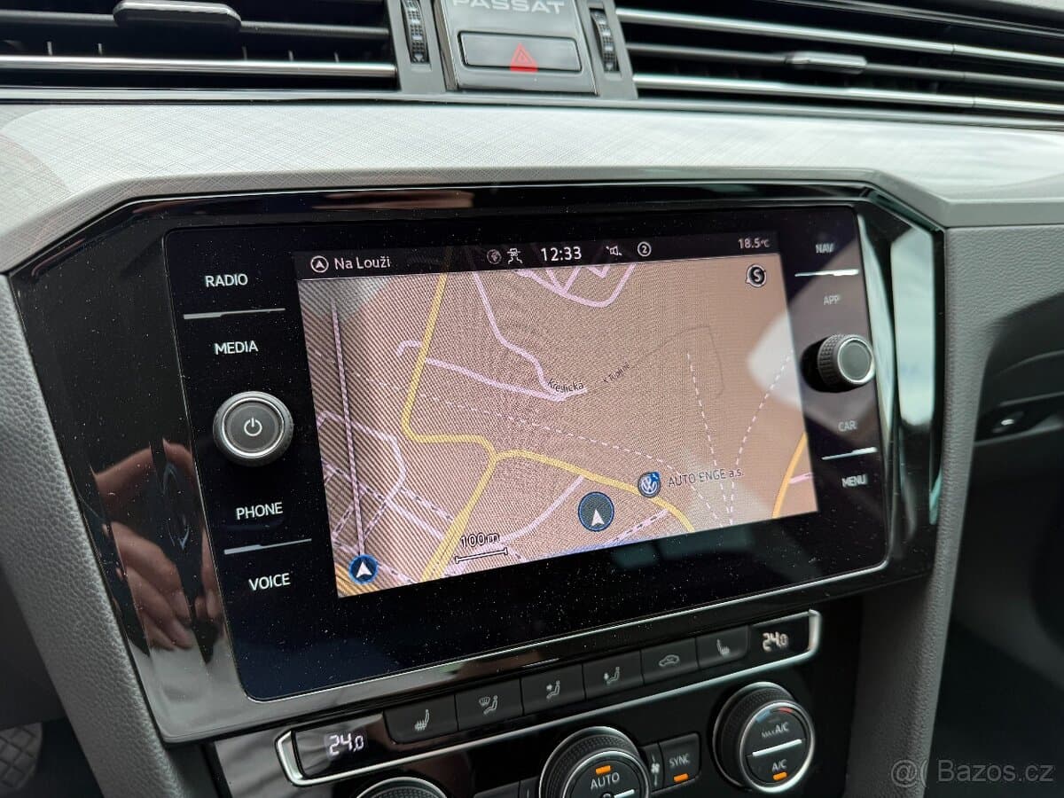 2020 Volkswagen PASSAT - 9