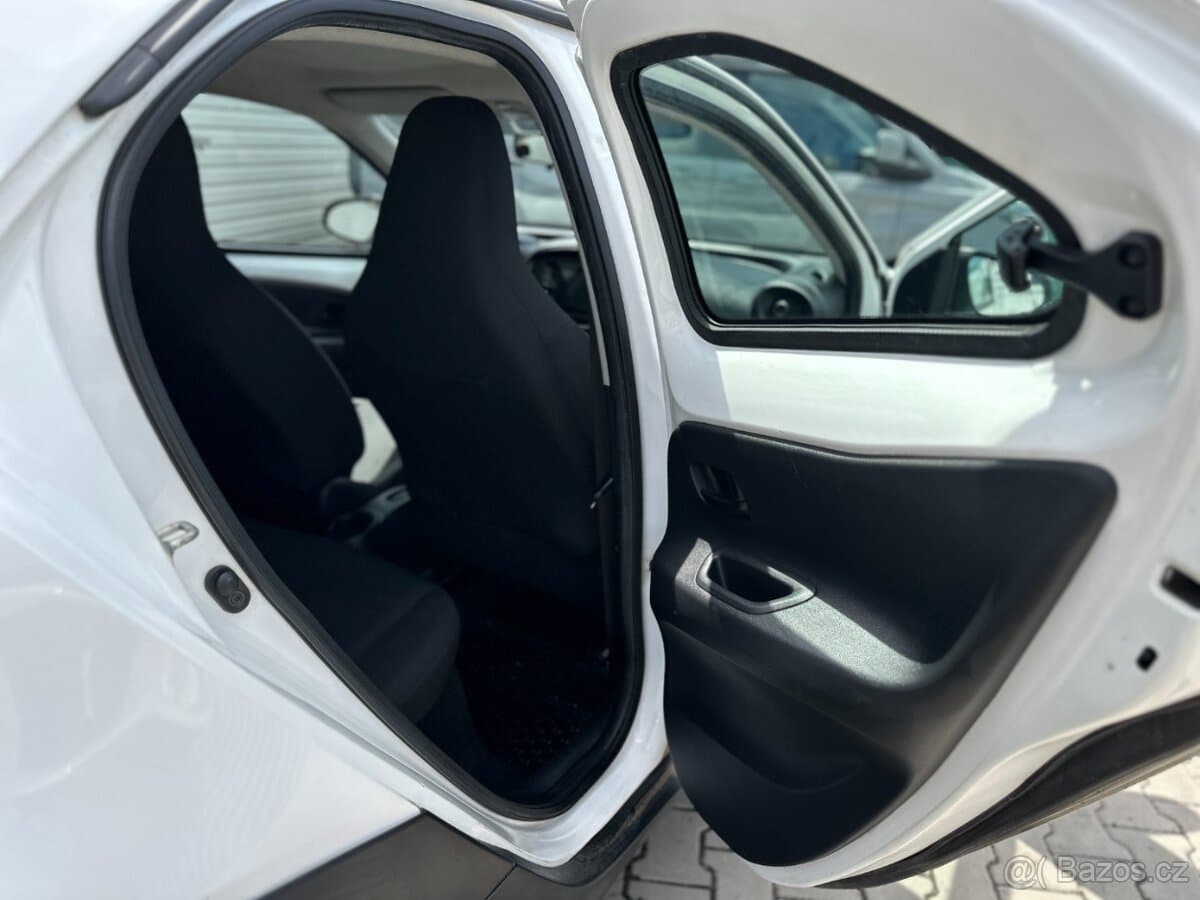 2023 Toyota AYGO - 9