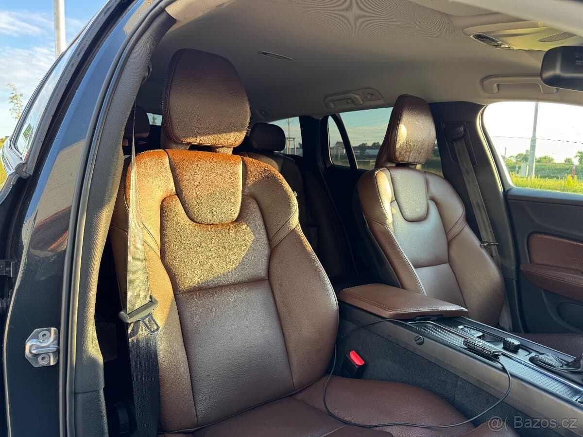 2019 Volvo V60 - 9