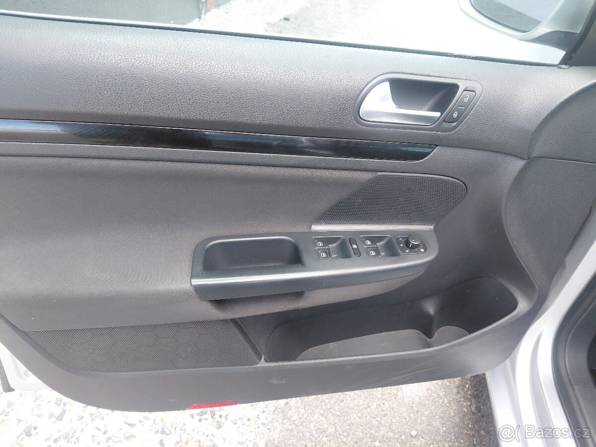 2012 Volkswagen GOLF - 9