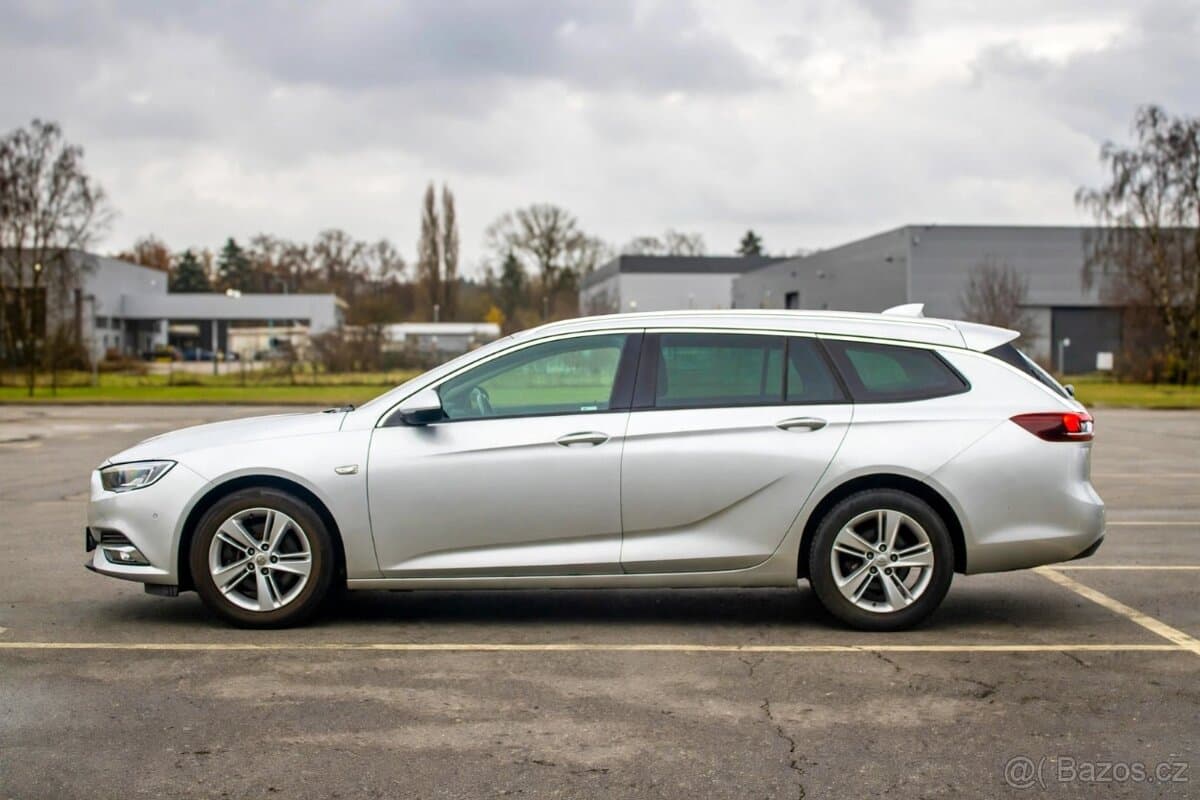 2018 Opel INSIGNIA - 9