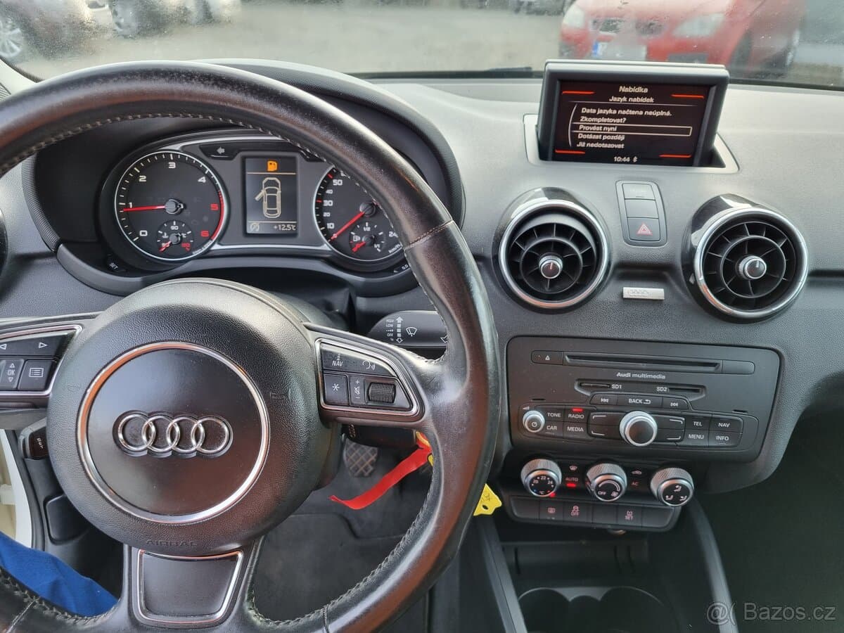 2010 Audi A1 - 9