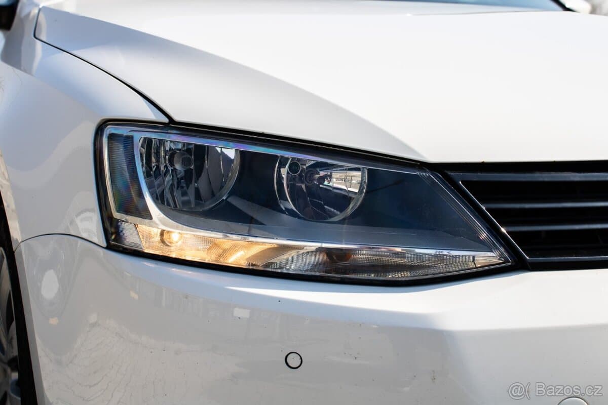 2013 Volkswagen JETTA - 9