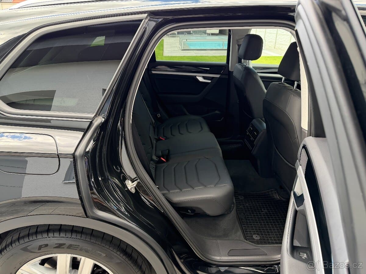 2023 Volkswagen TOUAREG - 9