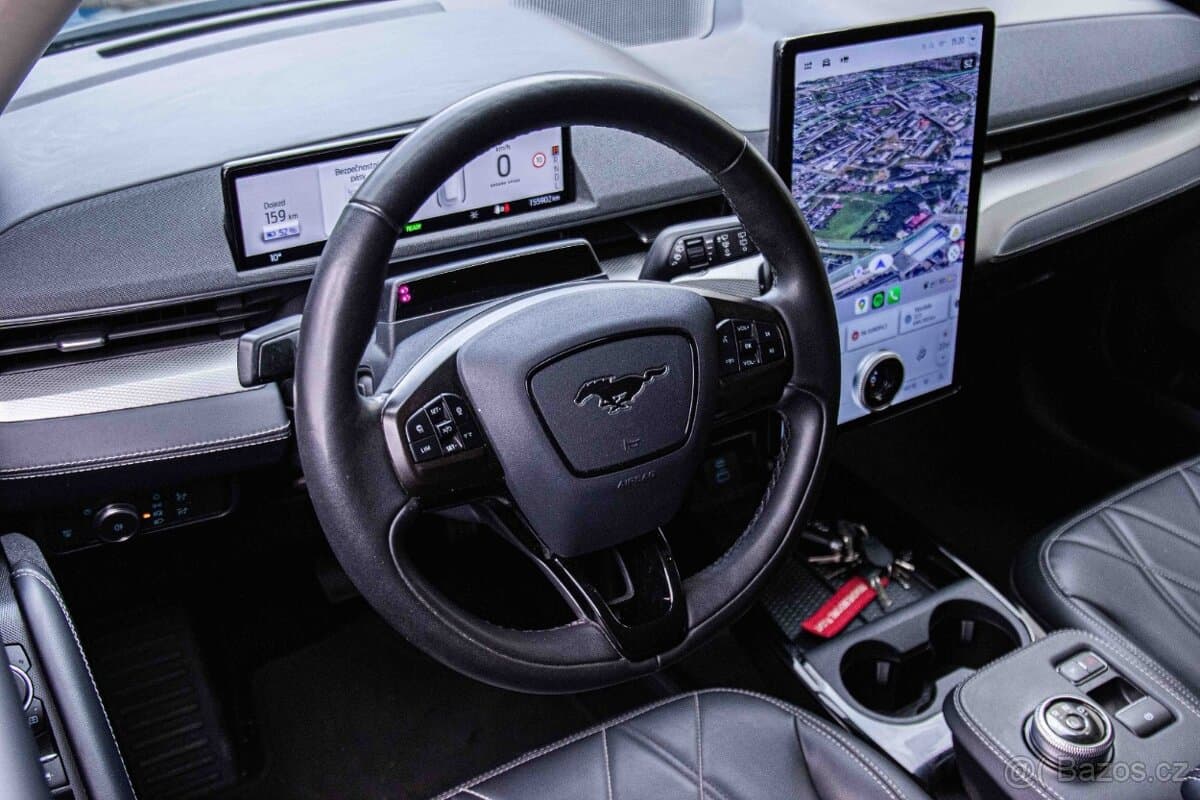 2021 Ford MUSTANG - 9