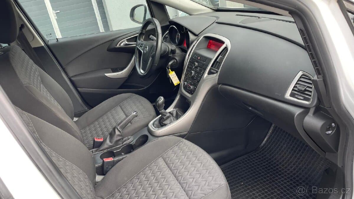 2014 Opel ASTRA - 9