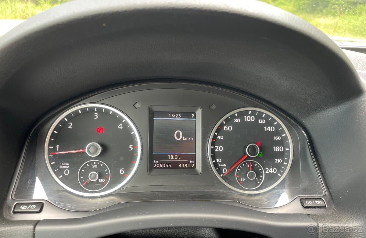 2012 Volkswagen TIGUAN - 9