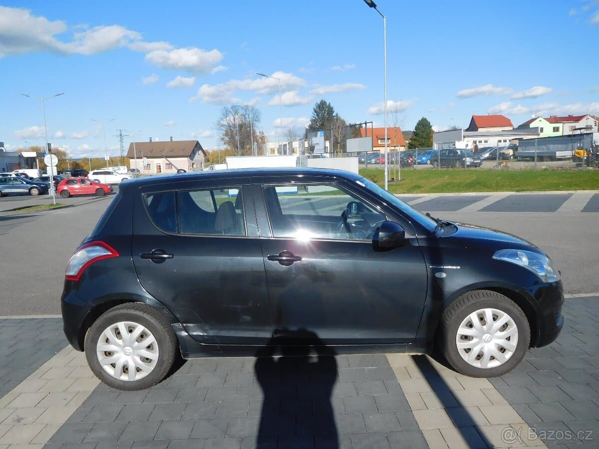2013 Suzuki SWIFT - 9