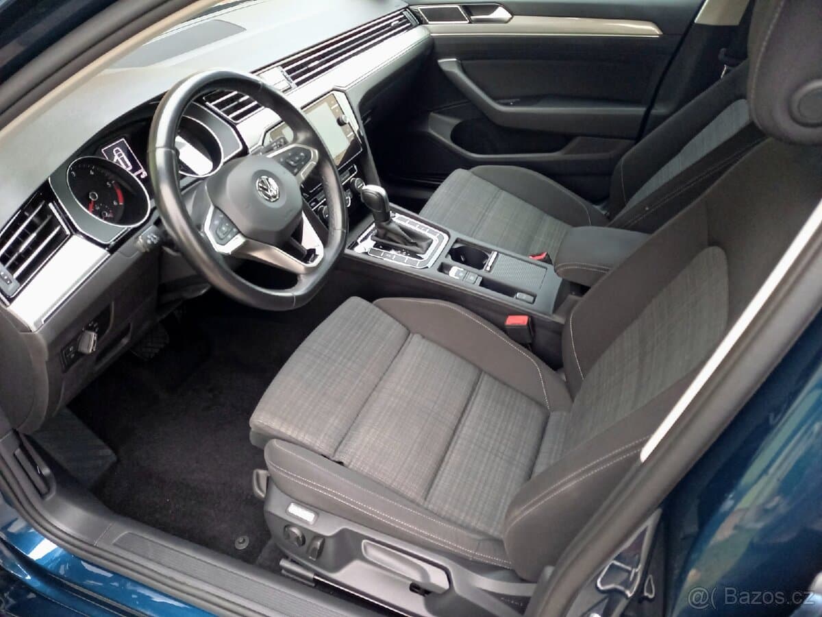 2020 Volkswagen PASSAT - 9