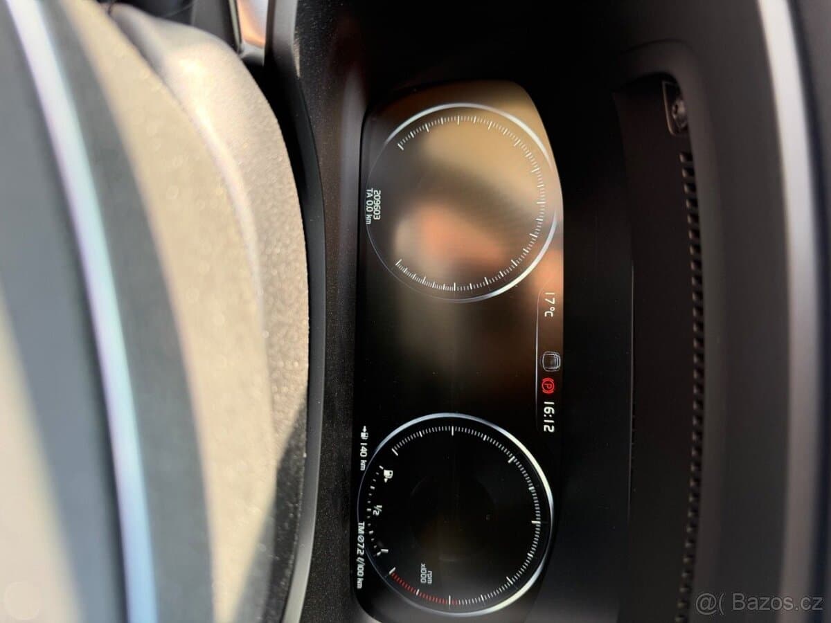 2019 Volvo V60 - 9