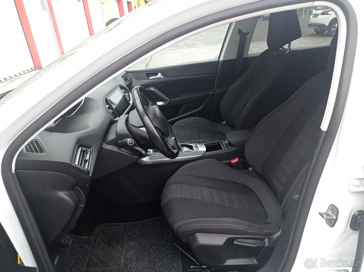 2016 Peugeot 308 - 9