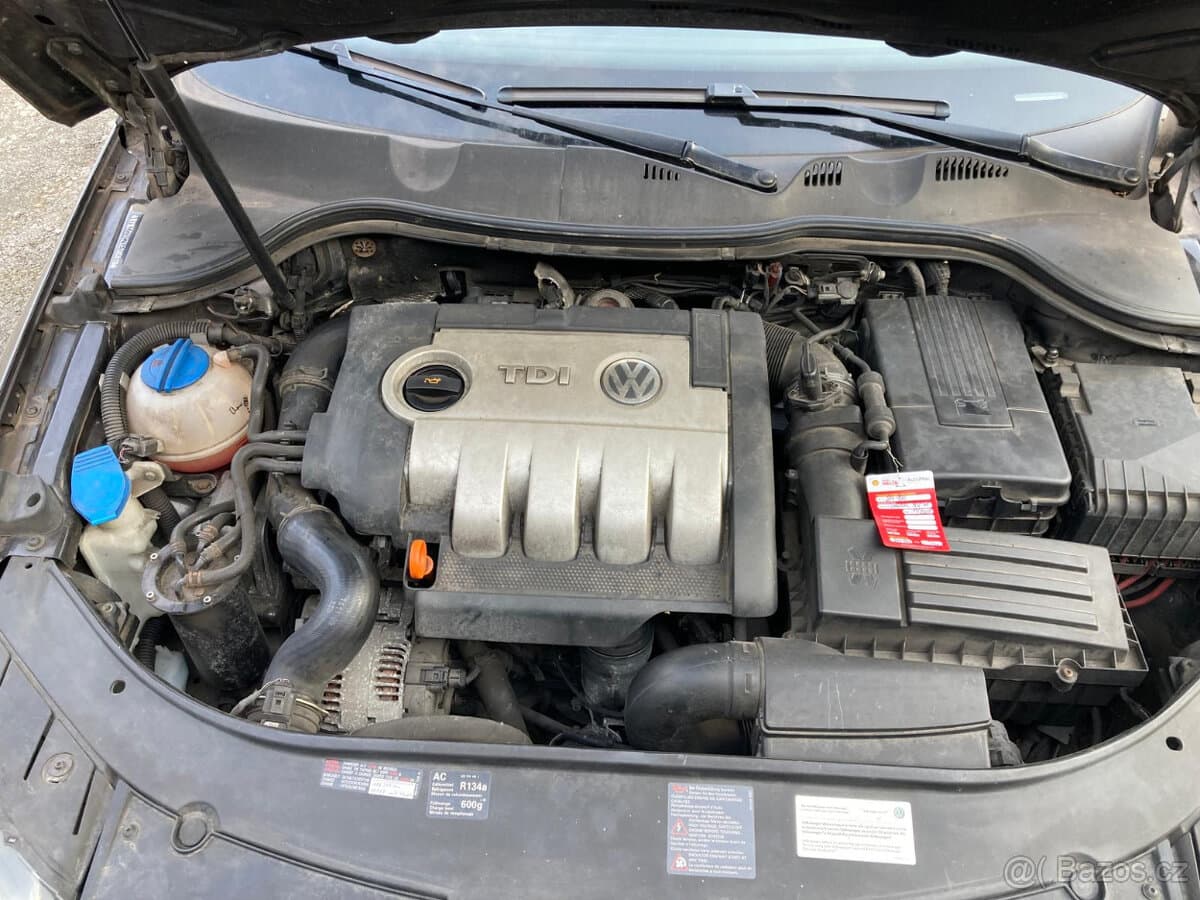 2005 Volkswagen PASSAT - 9