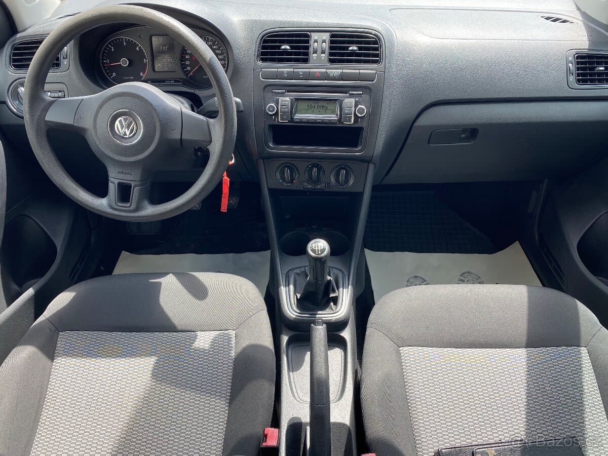 2010 Volkswagen POLO - 9
