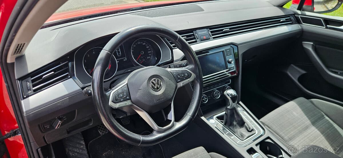 2020 Volkswagen PASSAT - 9