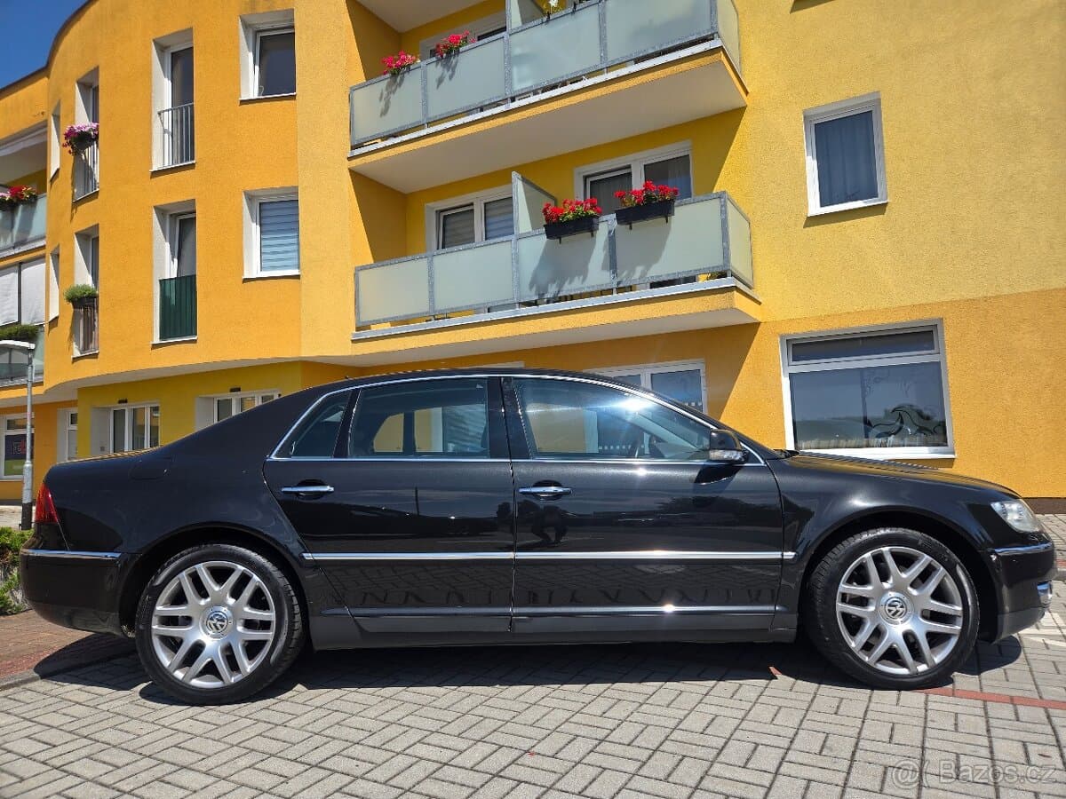2010 Volkswagen PHAETON - 9