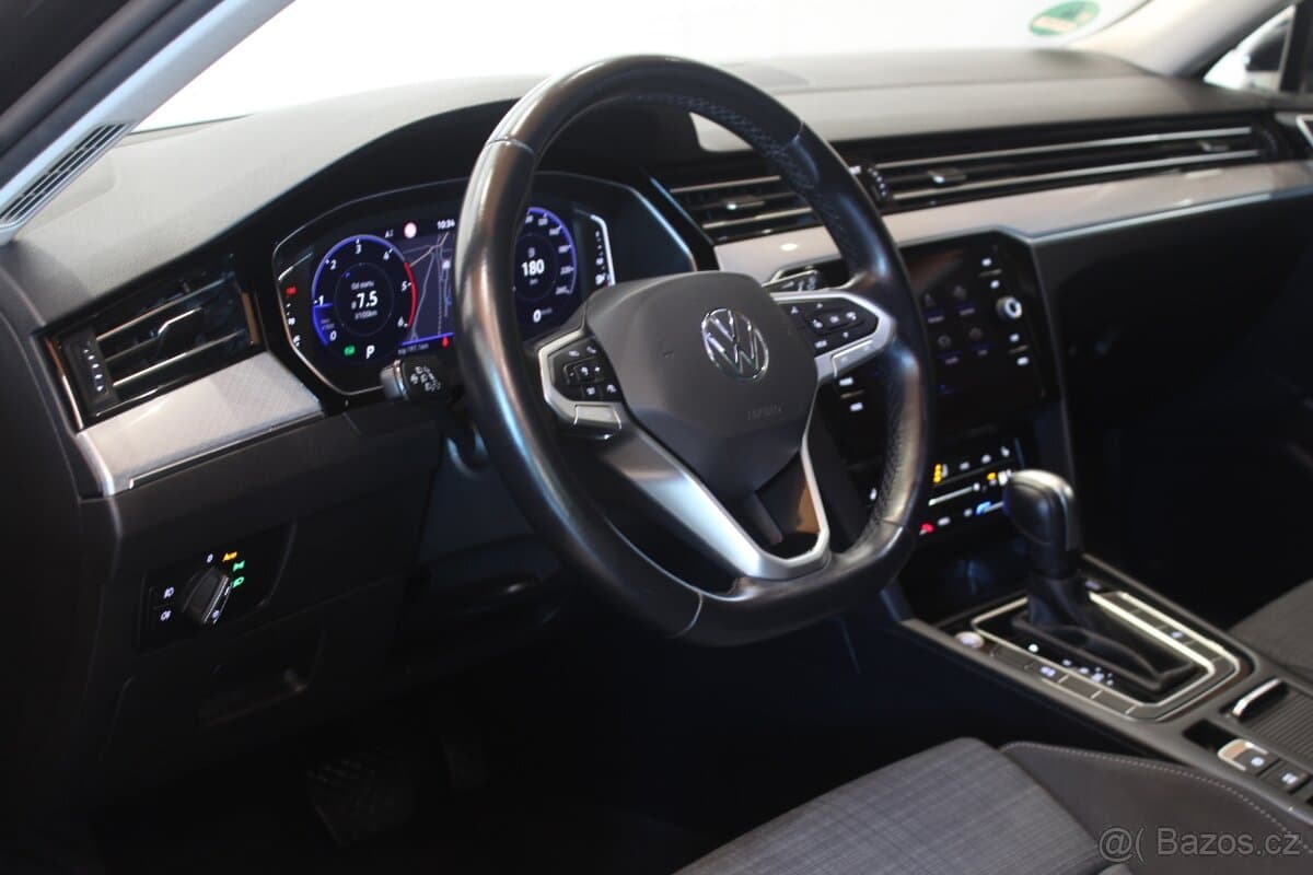 2021 Volkswagen PASSAT - 9