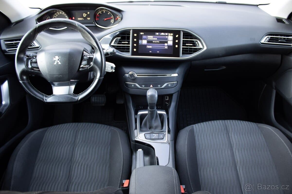 2017 Peugeot 308 - 9