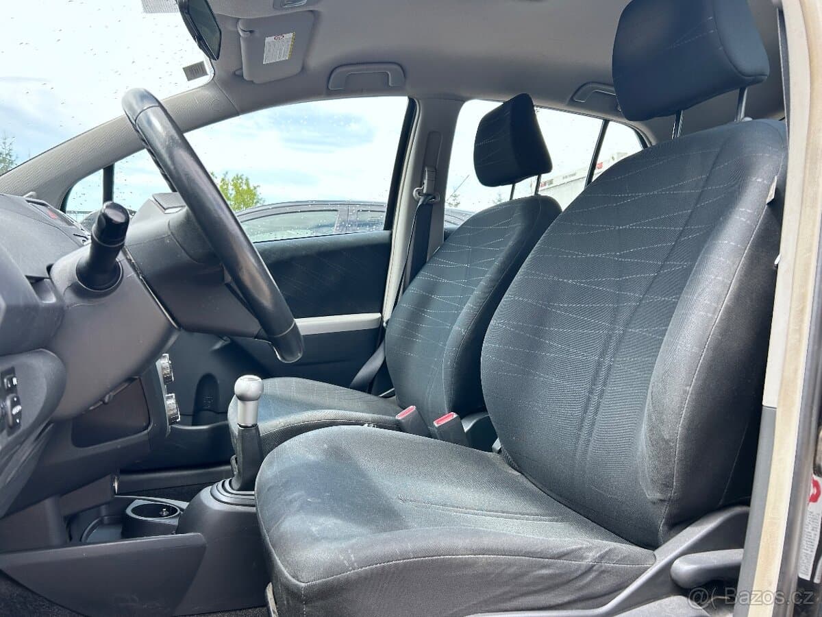 2009 Toyota YARIS - 9