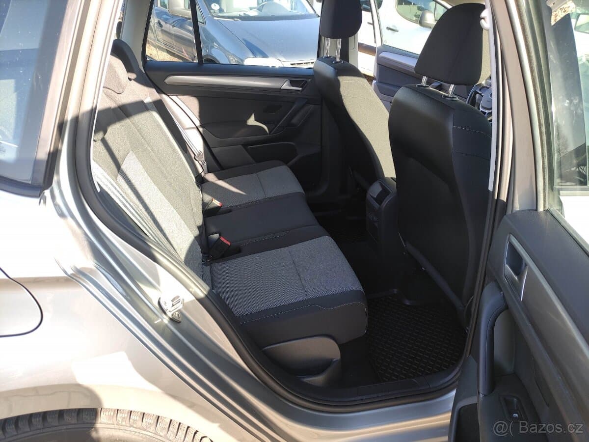 2015 Volkswagen GOLF - 9