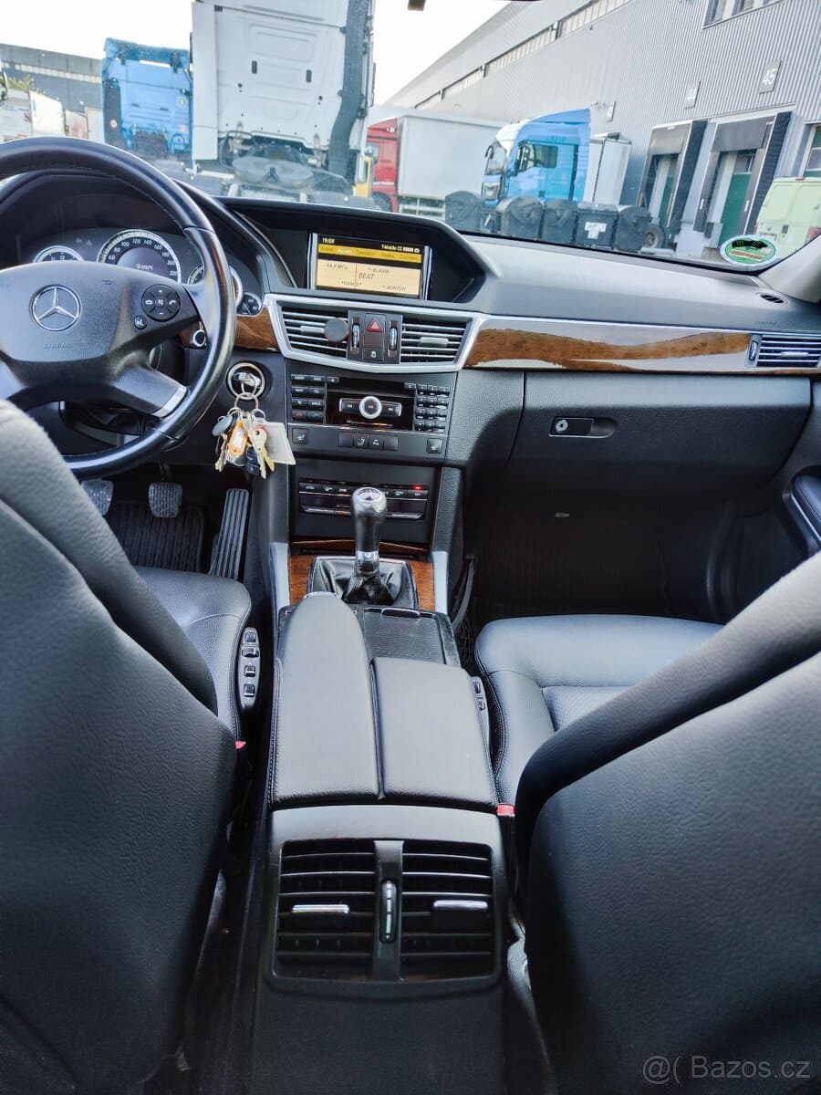2010 Mercedes-Benz OSTATNÍ - 9