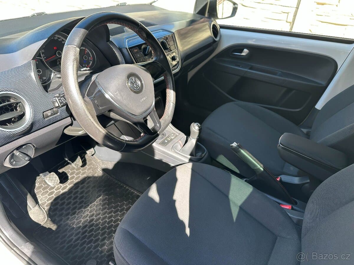 2017 Volkswagen UP! - 9