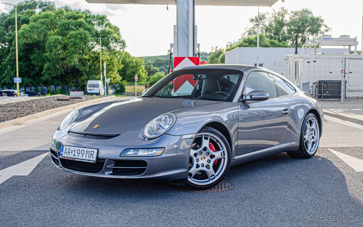 2005 Porsche 911 - 9
