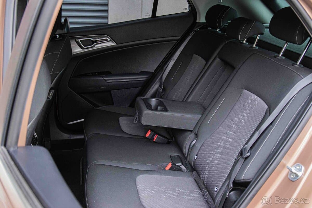 2023 Kia SPORTAGE - 9