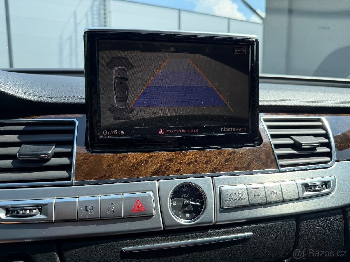 2010 Audi A8 - 9