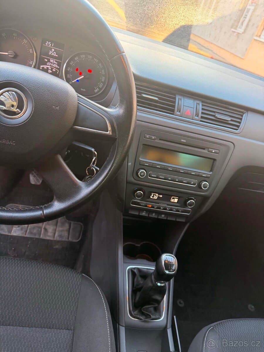 2011 Škoda RAPID - 9