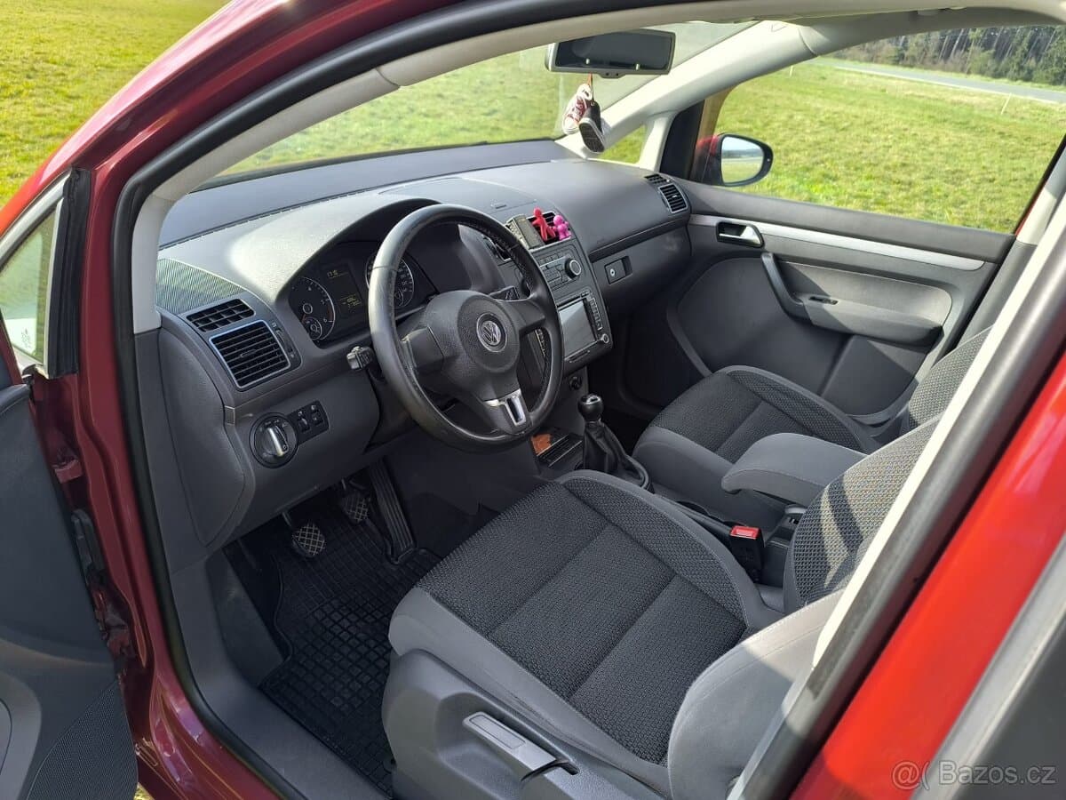 2011 Volkswagen TOURAN - 9