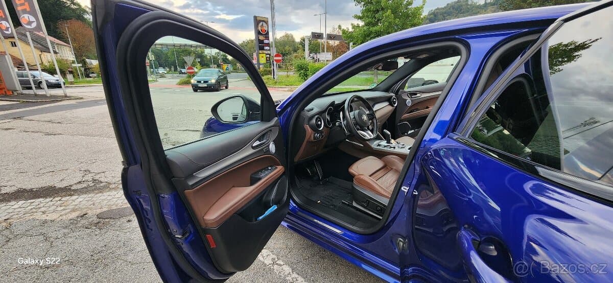 2021 Alfa Romeo STELVIO - 9