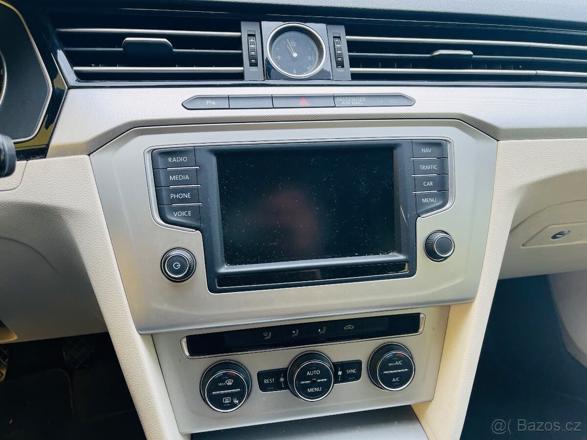 Volkswagen PASSAT - 9