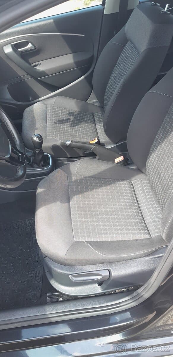 2014 Volkswagen POLO - 9