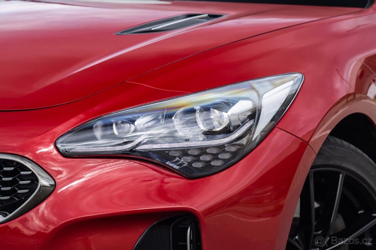 2019 Kia STINGER - 9