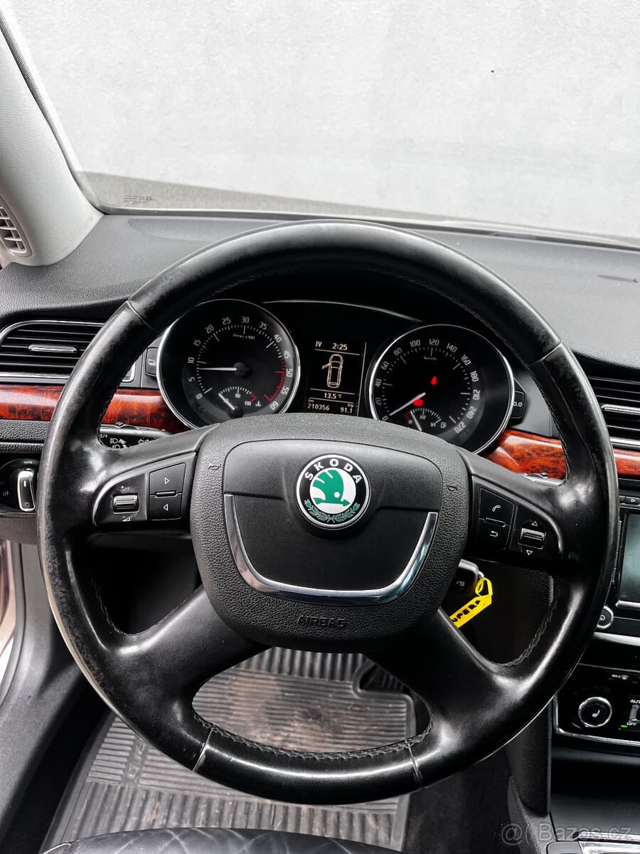 2010 Škoda SUPERB - 9