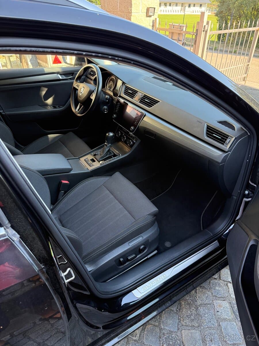 2020 Škoda SUPERB - 9