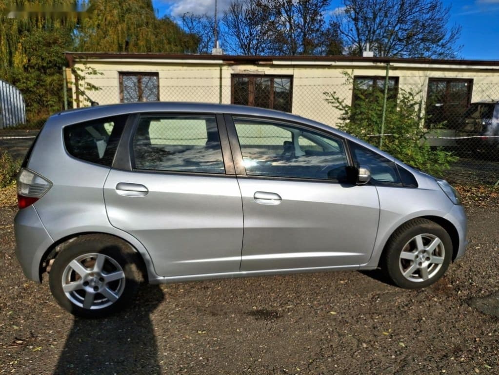 2010 Honda JAZZ - 9