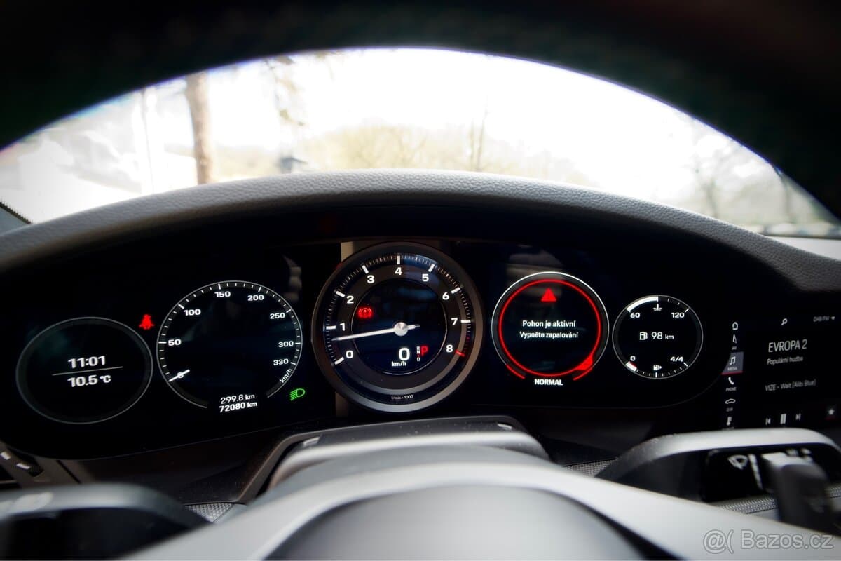 2020 Porsche 911 - 9