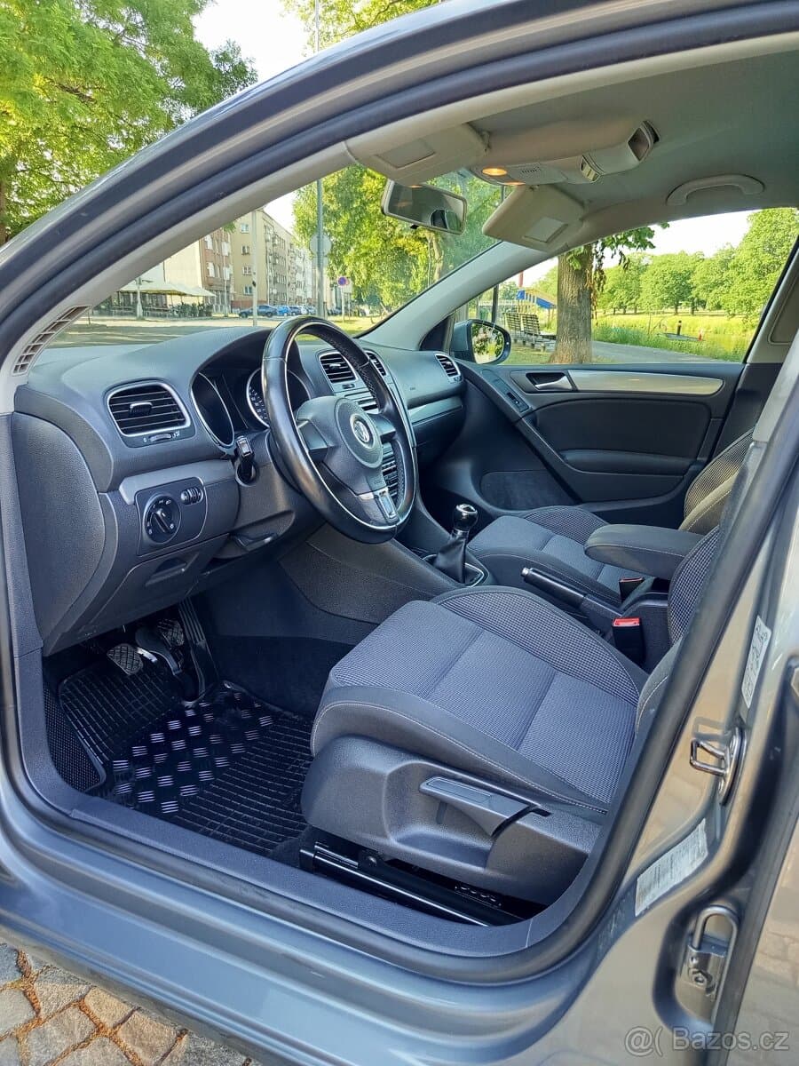 2011 Volkswagen GOLF - 9