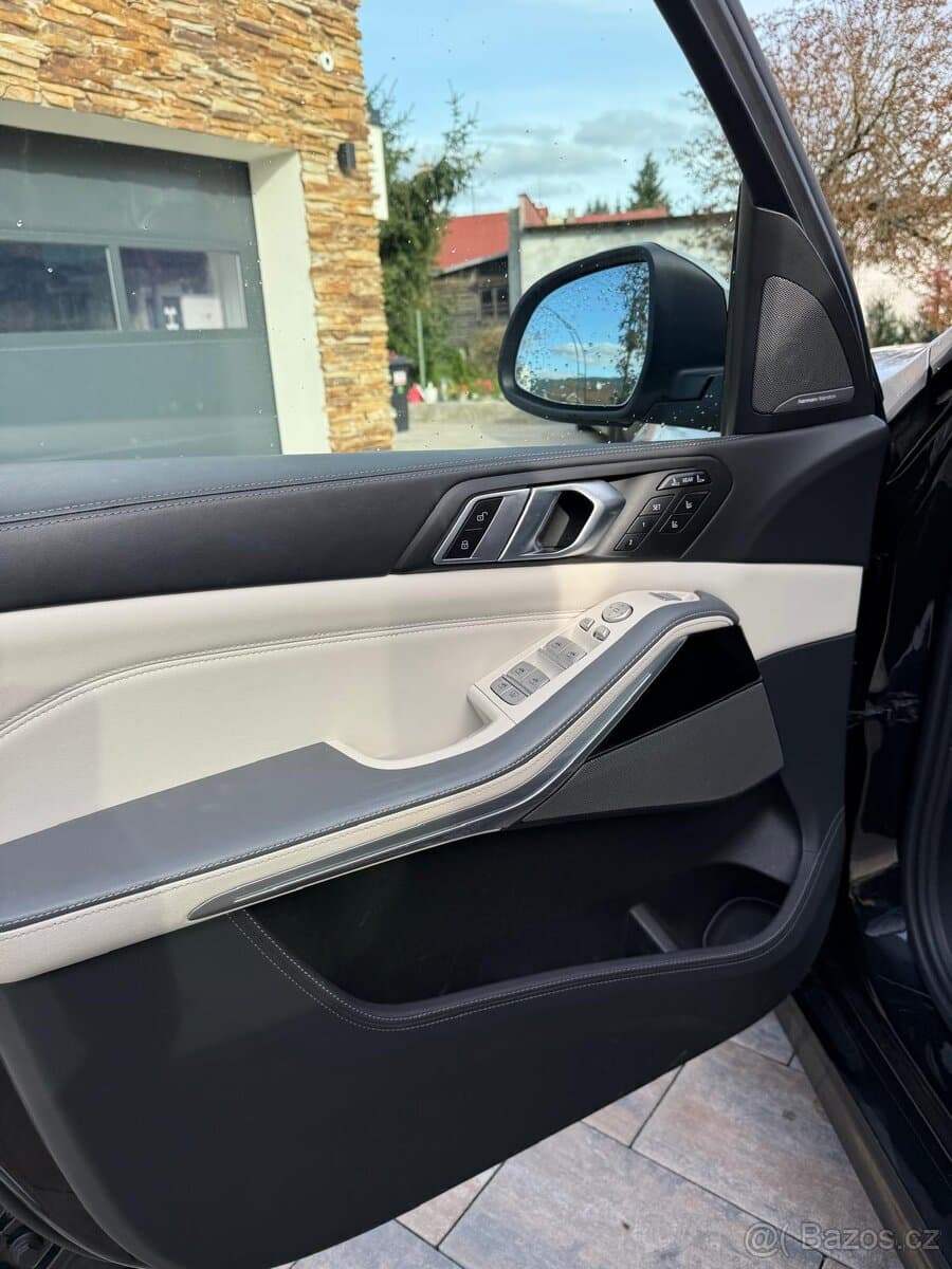 2022 BMW X7 - 9