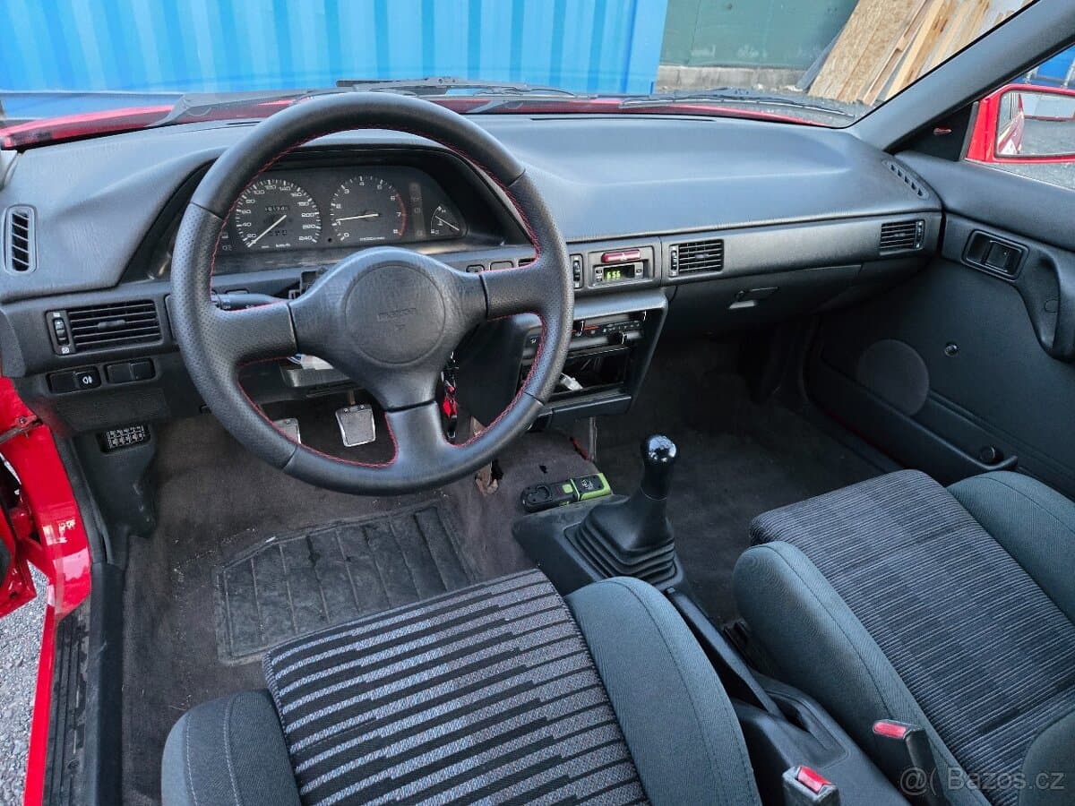 1990 Mazda 323 - 9