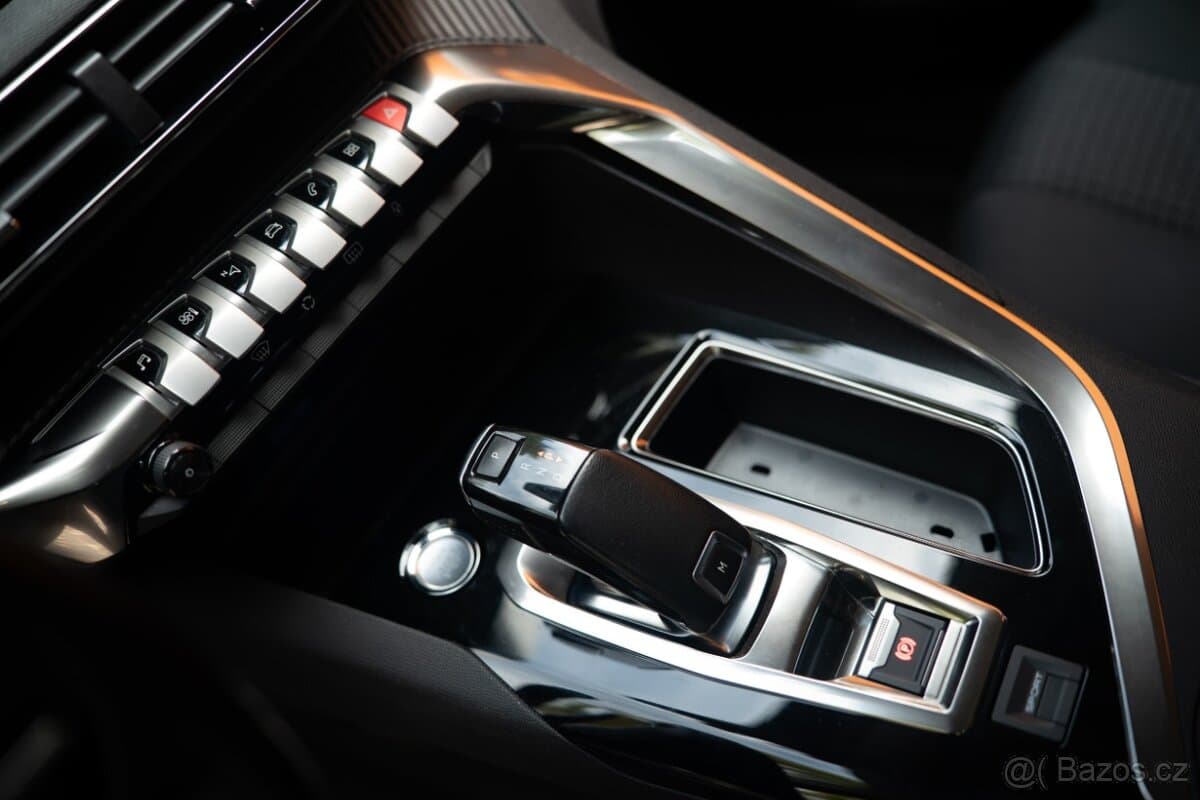 2020 Peugeot 5008 - 9